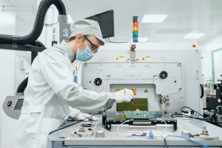 В ОЭЗ «Технополис Москва» началось производство микросхем для промышленных устройств и робототехники